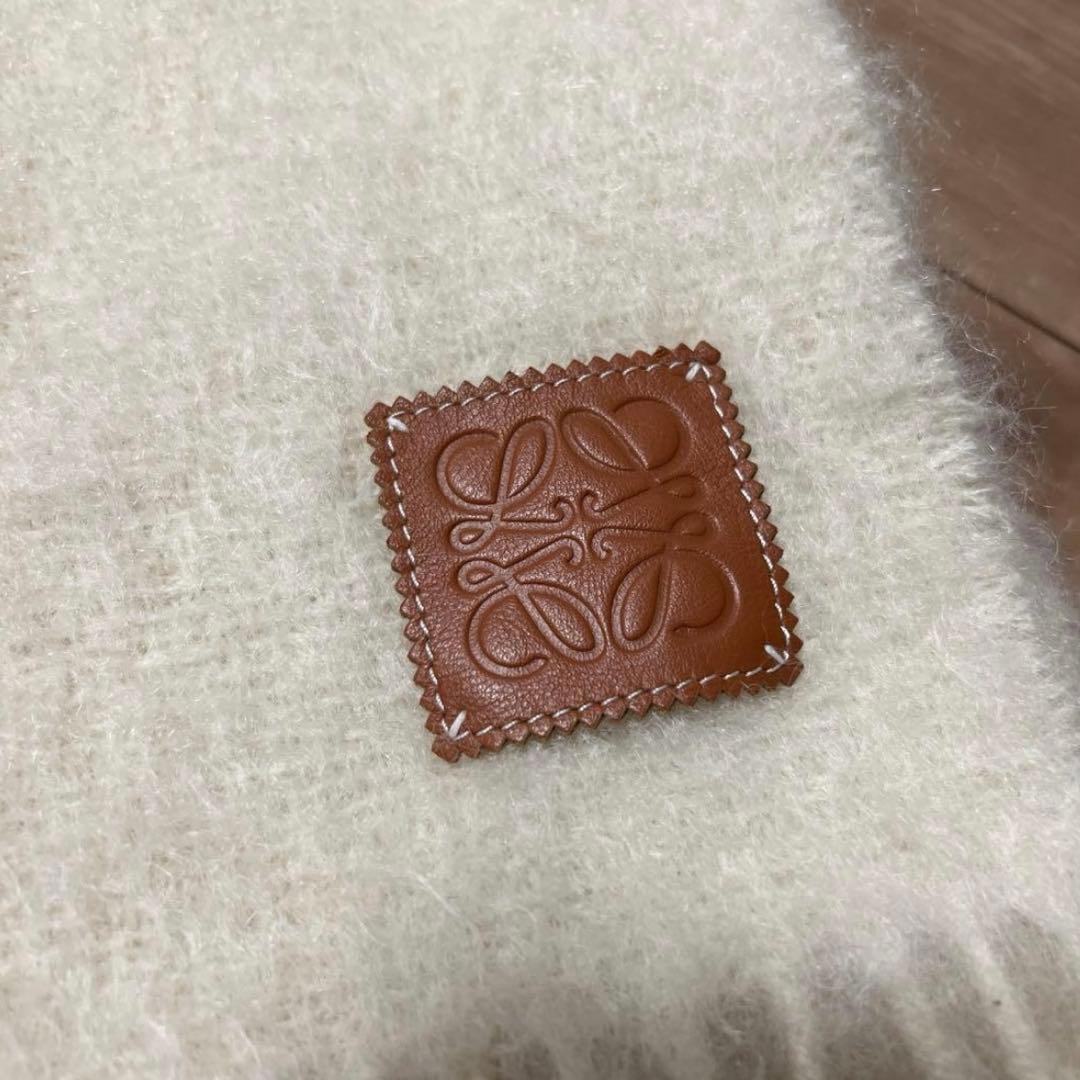 LOEWE ホワイト　ウールマフラー