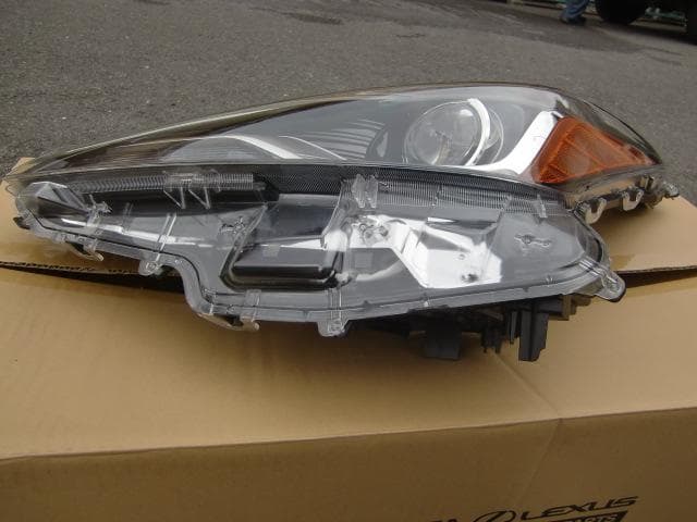 プリウス　ZVW51　左ヘッドランプ