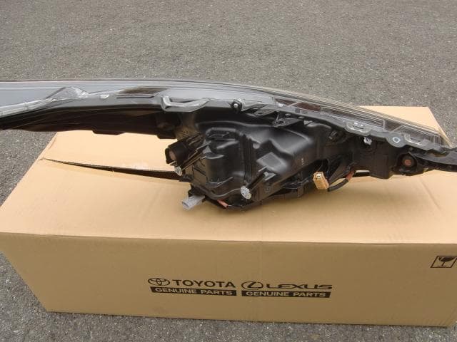 プリウス　ZVW51　左ヘッドランプ