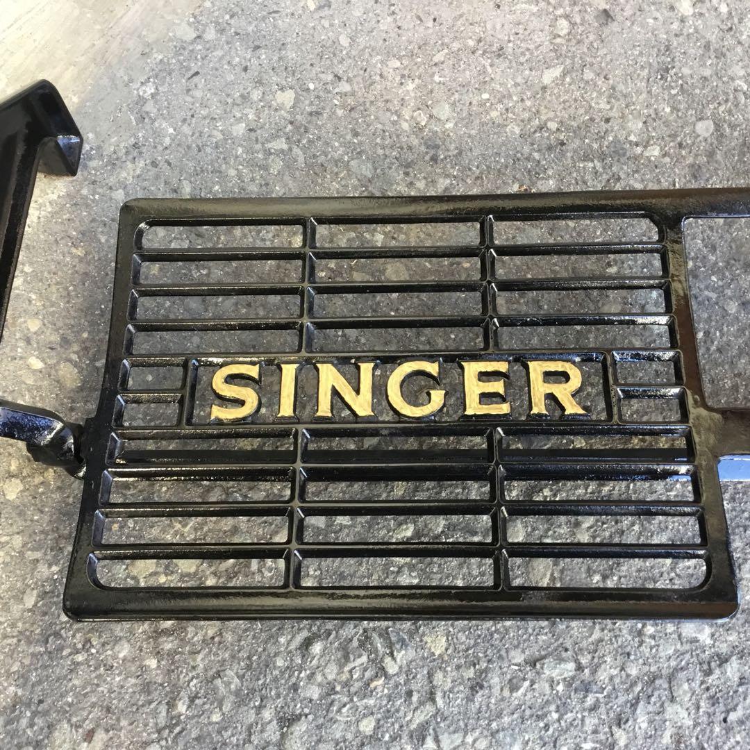 SINGER職業用足踏みミシン鉄脚　大型　 テーブルに！