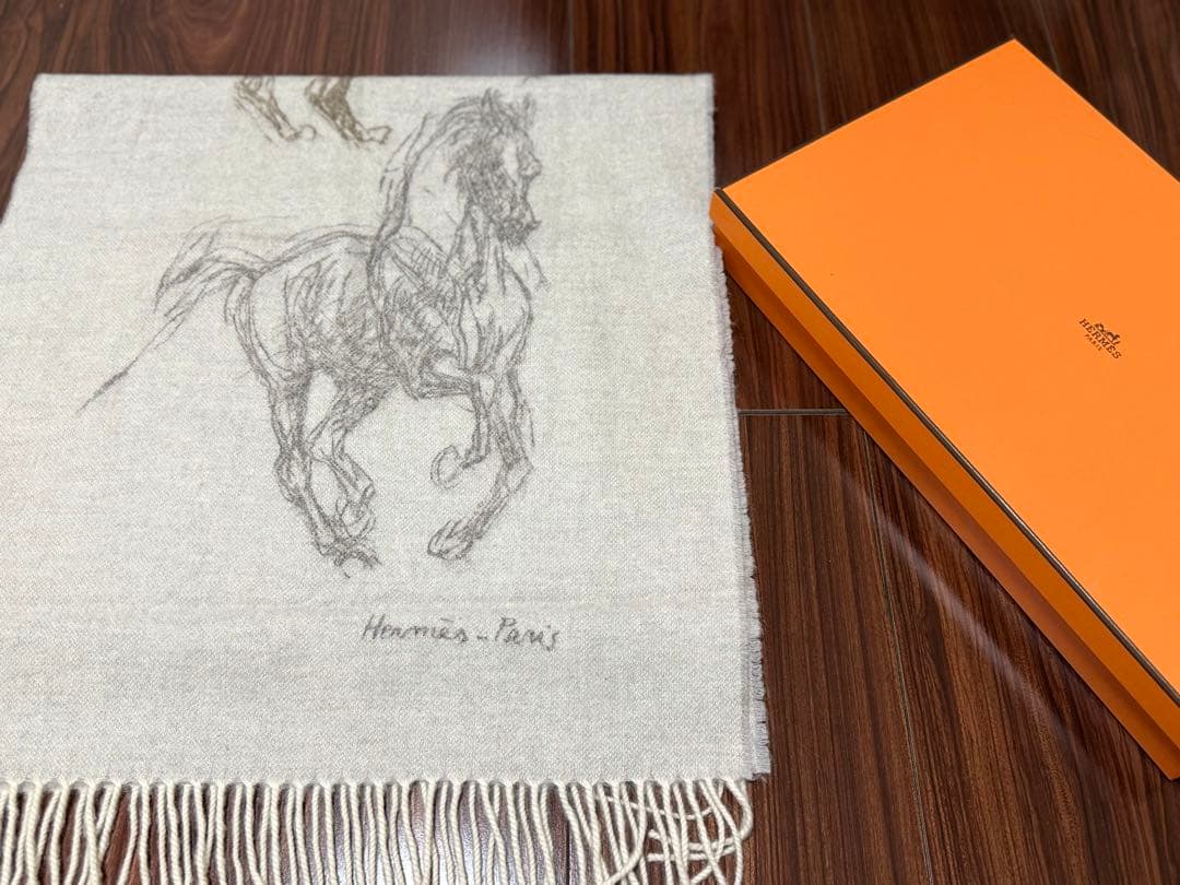 Hermès 馬のデザイン マフラー