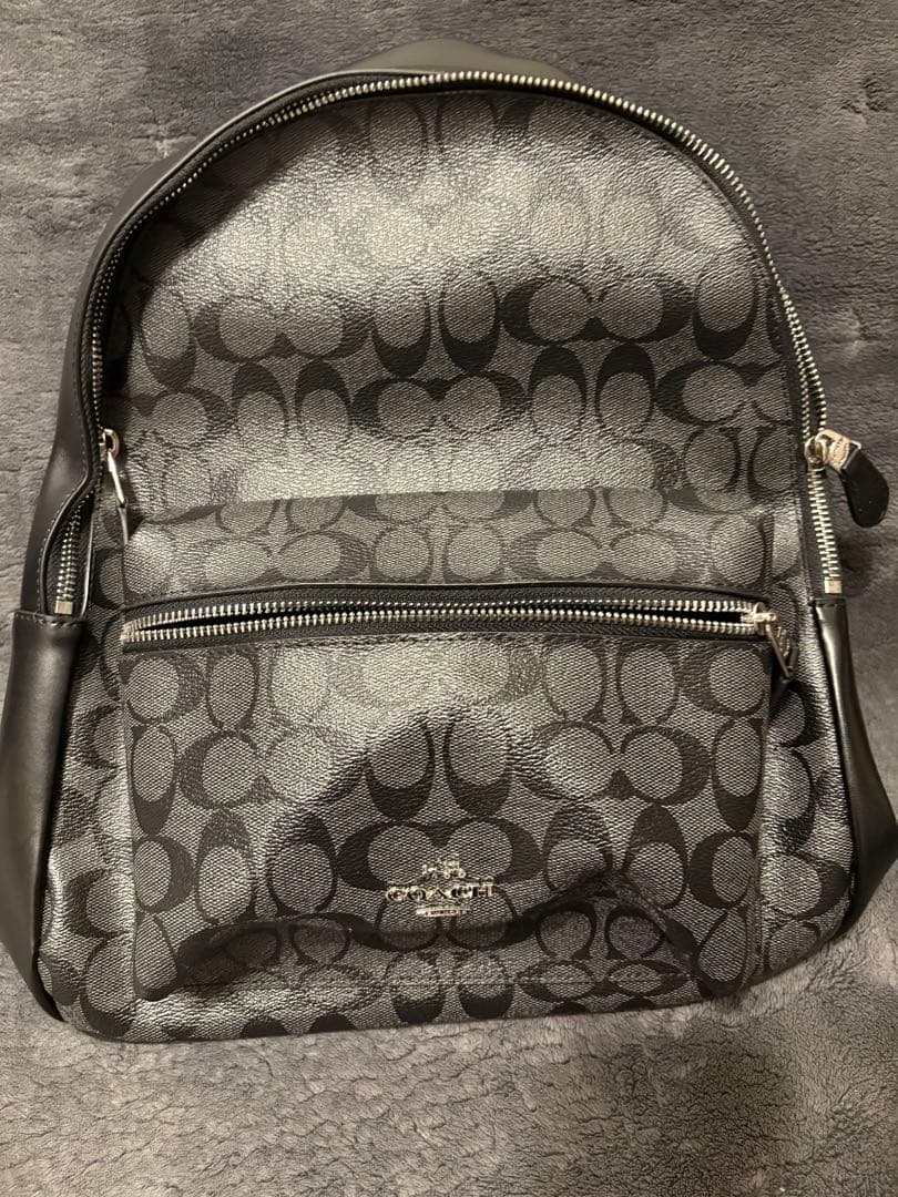 未使用・保存袋・説明書・ストラップ付き　COACH ブラック リュック