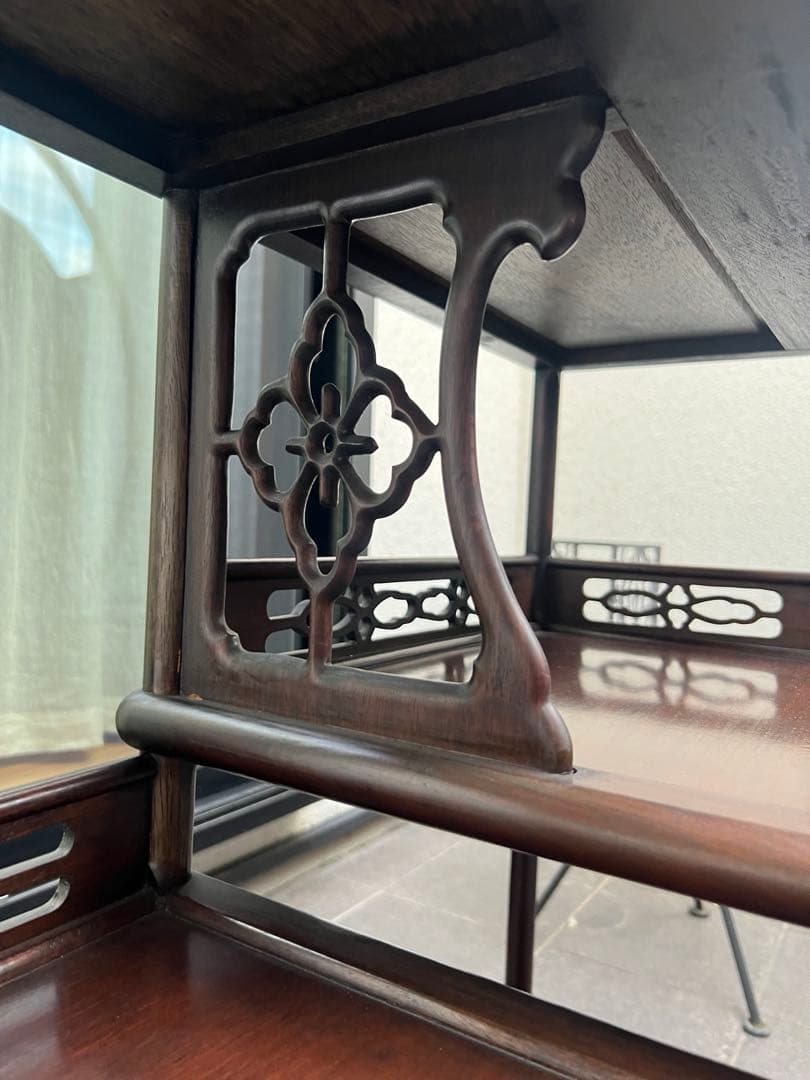 違い棚(高級)　紫檀　松と鶴模様　和家具 茶棚 茶箪笥 唐木　昭和レトロ