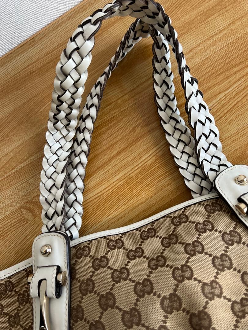 Gucci ブラウンショルダーバッグ 美品