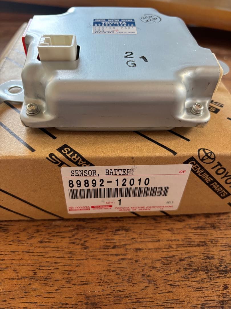 トヨタ ノア ハイブリッド/ZWR80 ボルテージセンサー89892-12010
