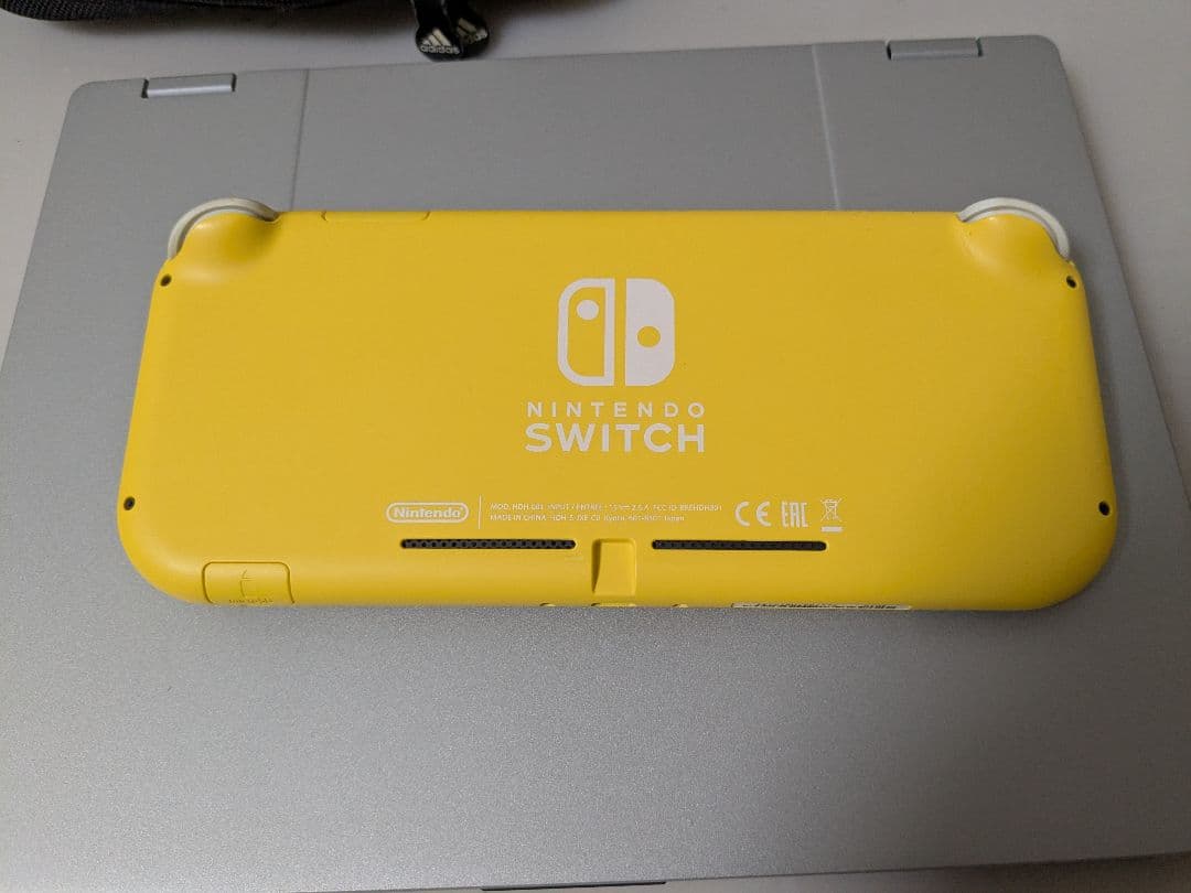 Nintendo Switch Lite イエロー　美品