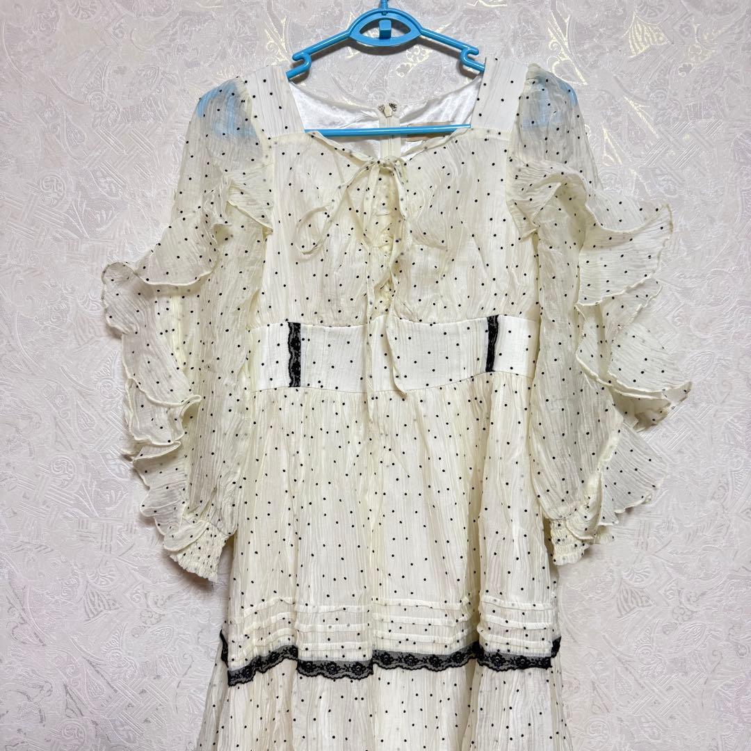 アンミール　ダブルタックフレアドットワンピース　オフホワイト