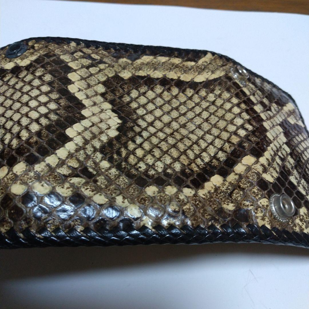 ヘビ皮 クロスモチーフ 二つ折り財布