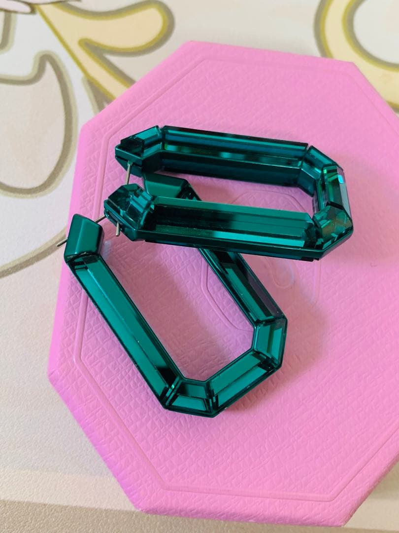 ぼたん　スワロフスキー Lucent ピアス　&ホワイトフープピアス