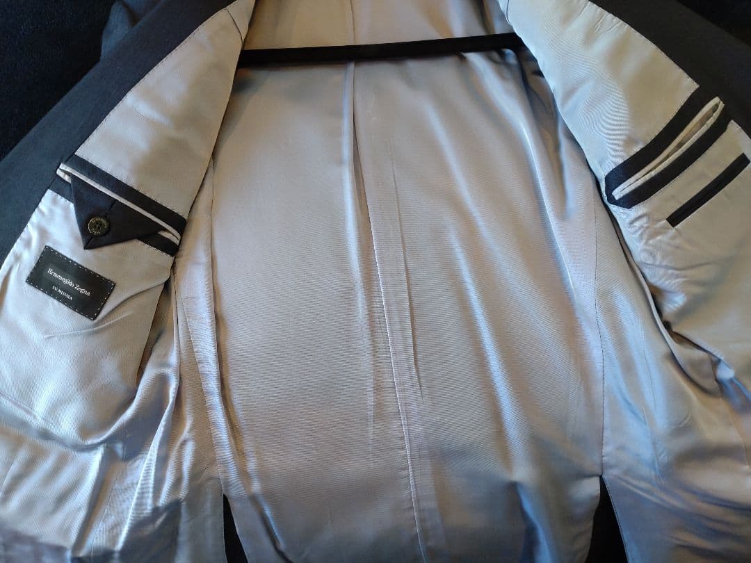 Ermenegild Zegna エルメネジルドゼニア スーツ