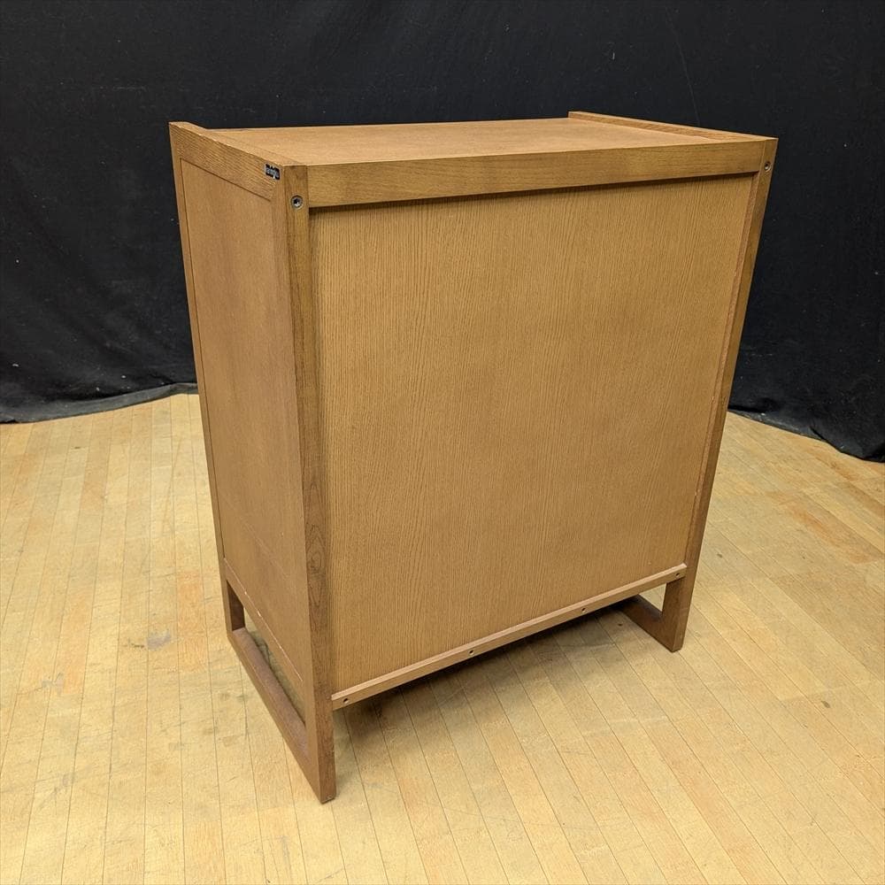 カリモク　プッシュ式　リビングチェスト　チェスト　サイドボード　キャビネット