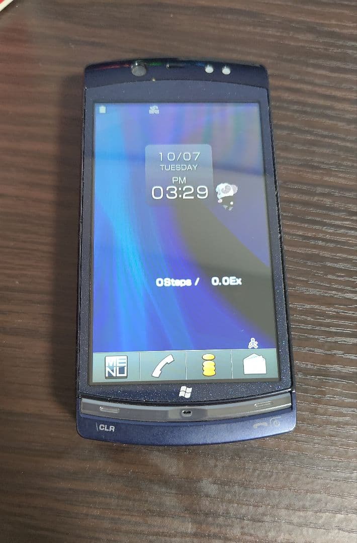 docomo F-07C Windows7搭載ケータイ