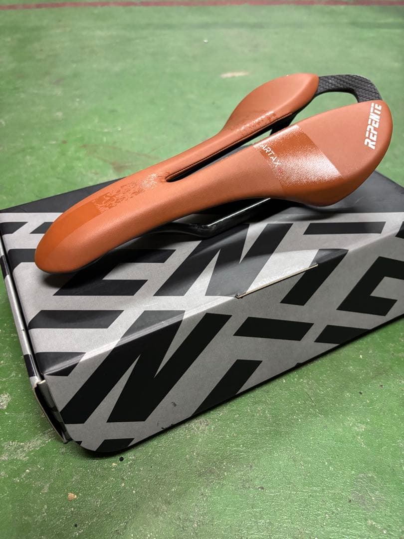 REPENTE レペンテ ARTAX GL カーボンサドル