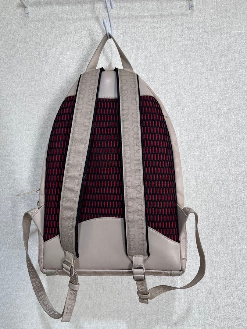 スタッズ付きベージュカモフラージュリュック