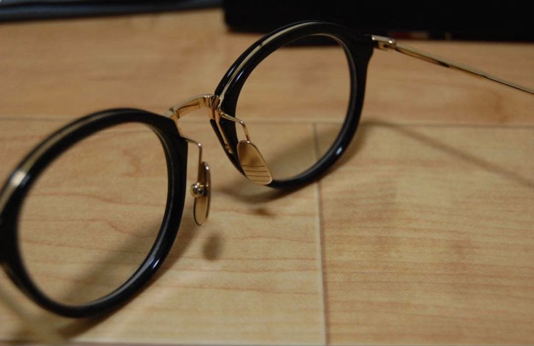 【国内正規品】THOM BROWNE TB-011 ゴールド