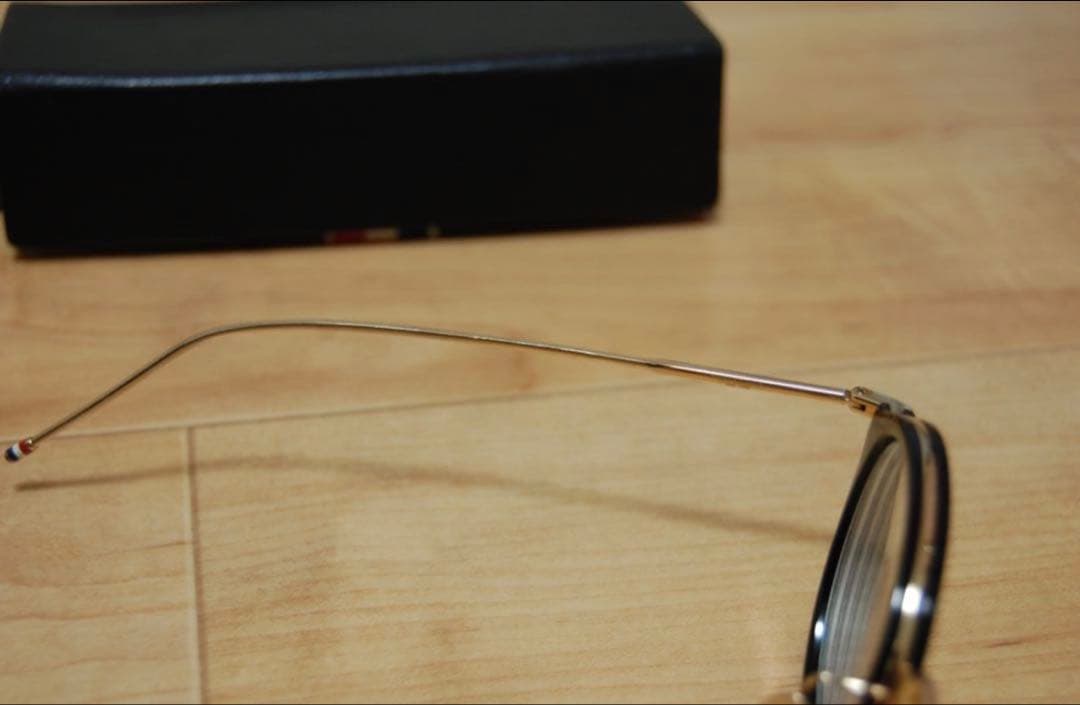 【国内正規品】THOM BROWNE TB-011 ゴールド