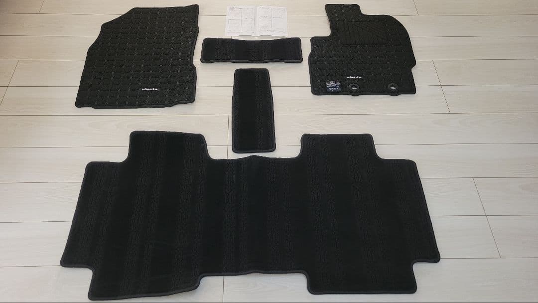 トヨタ シエンタ10系 純正フロアマット (5人乗り用、ハイブリッド車)