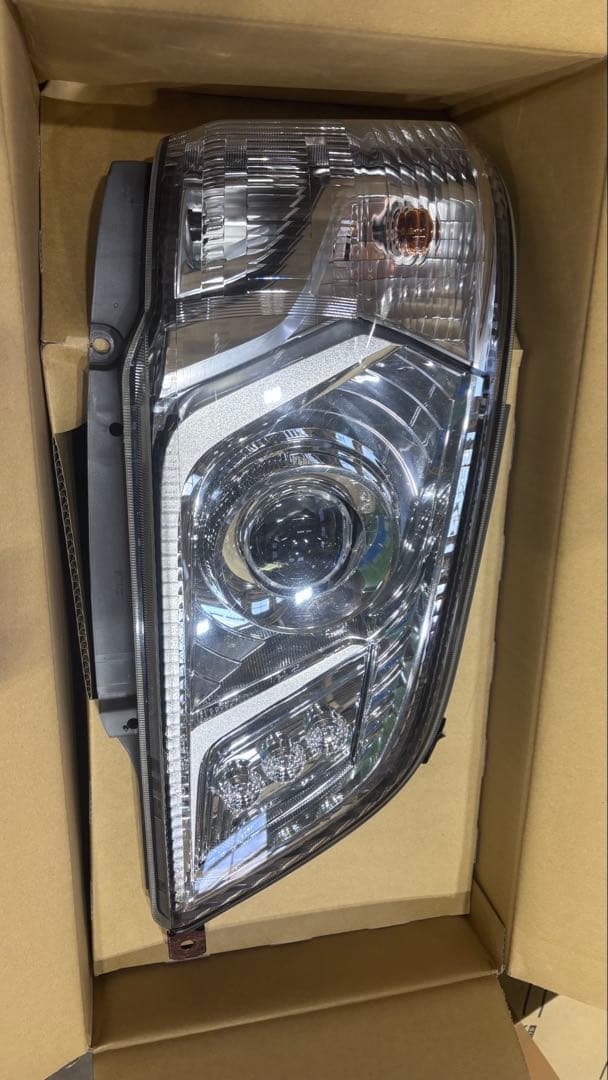 【中古】ヘッドライト RH ダイナ