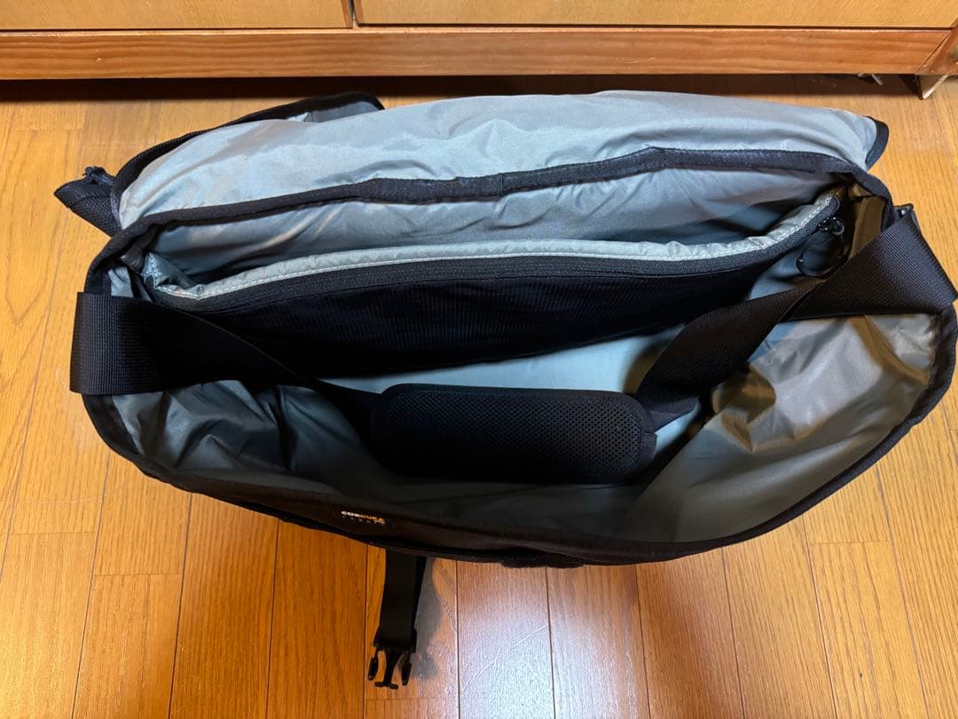 アクセサリー BROMPTON Messenger Bag 23L Black