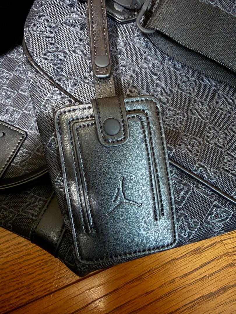 ジョーダン　モノグラム　ダッフルバッグ25L
