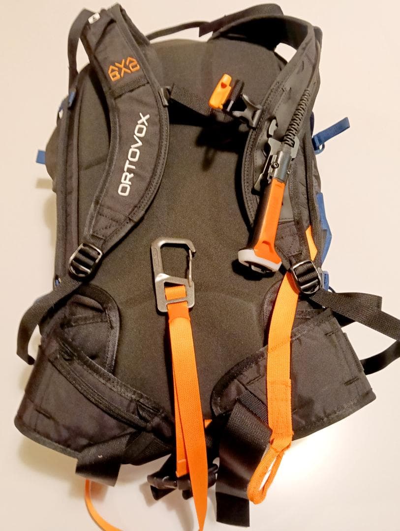 電動アバランチエアバッグORTOVOX AVALANCHE AIRBAG 3.0