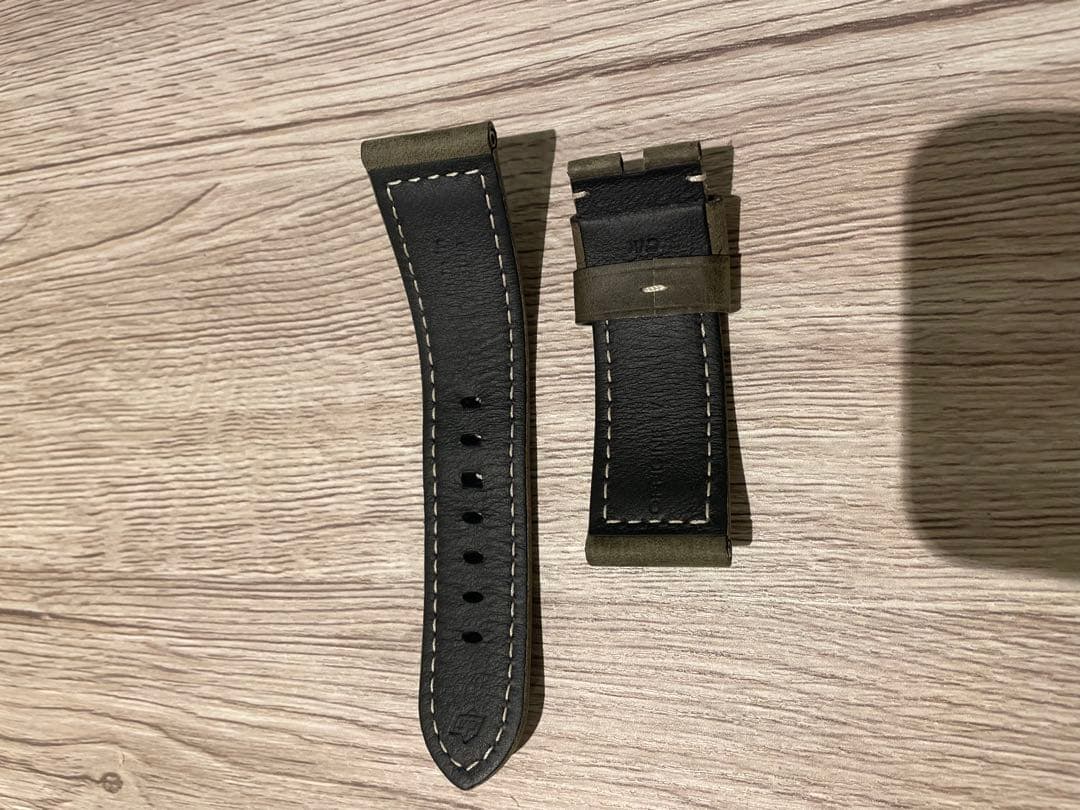 極美品PANERAI純正レザー44mmベルトグリーングレールミノールパネライ