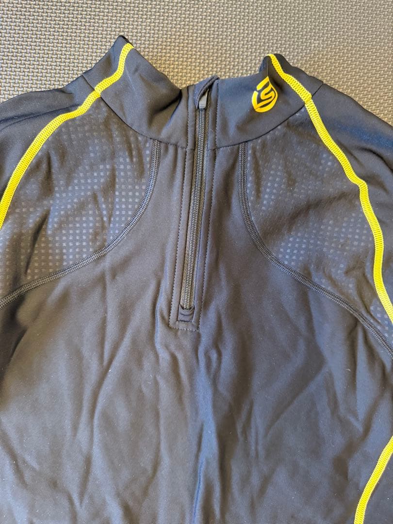 SKINS A200 コンプレッションウェア Lサイズ ハーフジップ 上下セット