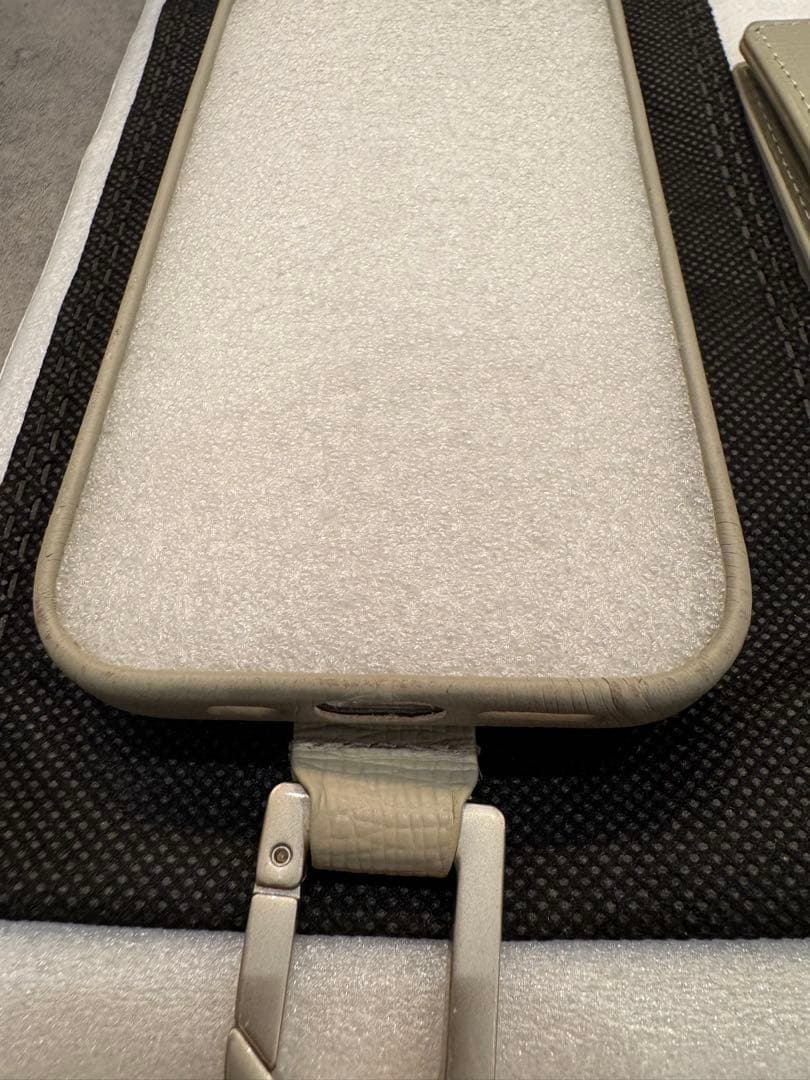 objects.io iPhone15Proケース+ウォレット　ホワイトベージュ