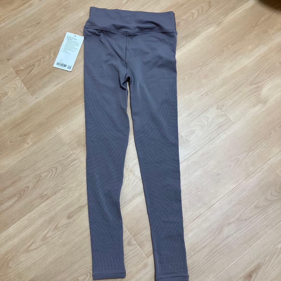 ルルレモン　グレー ヨガパンツ