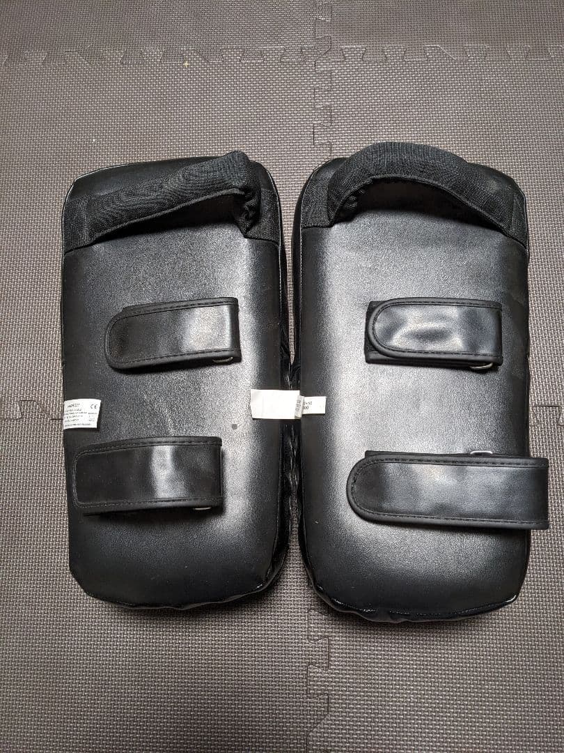 adidas キックミット 黒