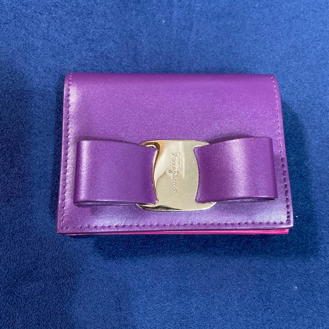 超美品　希少 フェラガモ　コンパクト　二つ折り財布