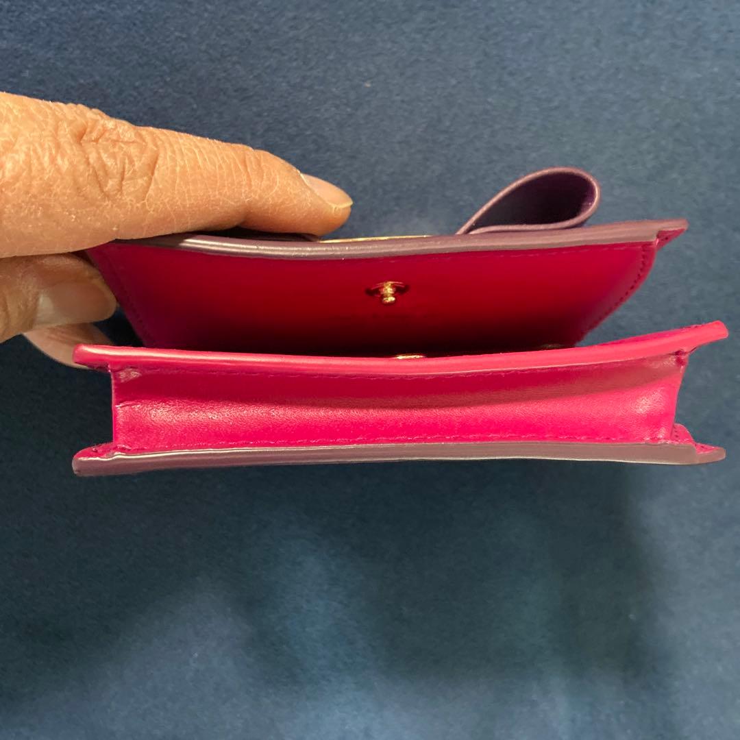 超美品　希少 フェラガモ　コンパクト　二つ折り財布