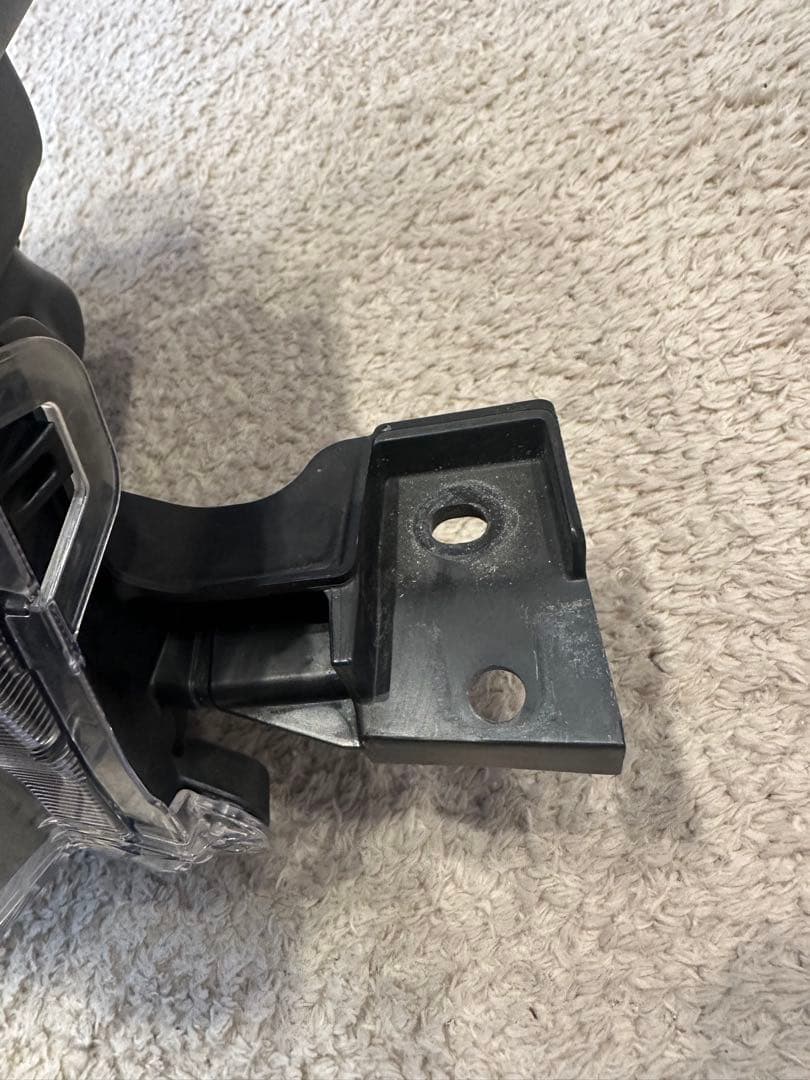 ダイハツ　タフト　LA900S 右　ヘッドライト