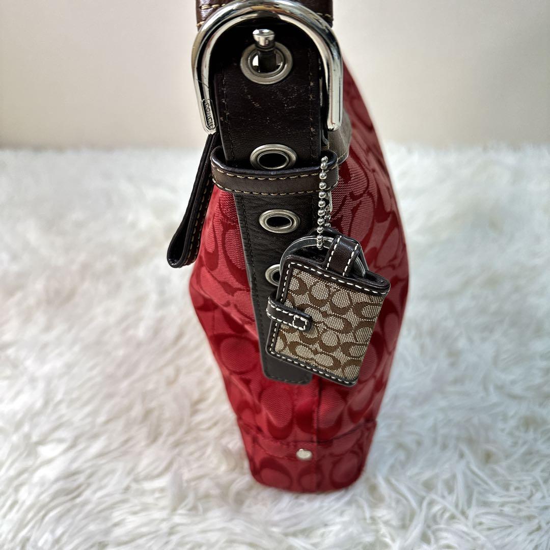 希少 COACH シグネチャー柄 ショルダーバッグ 赤 希少色 キーリング付き