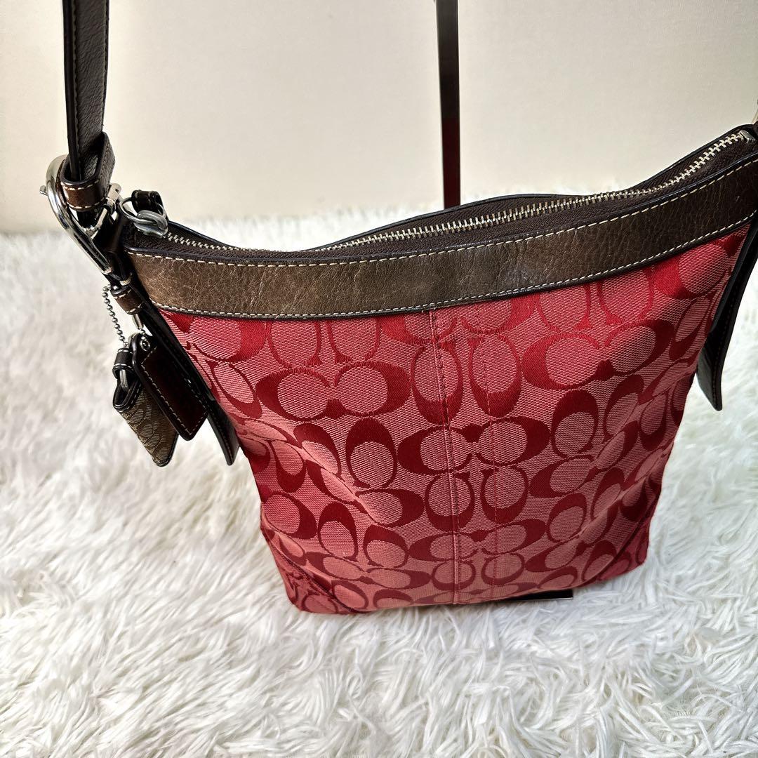 希少 COACH シグネチャー柄 ショルダーバッグ 赤 希少色 キーリング付き