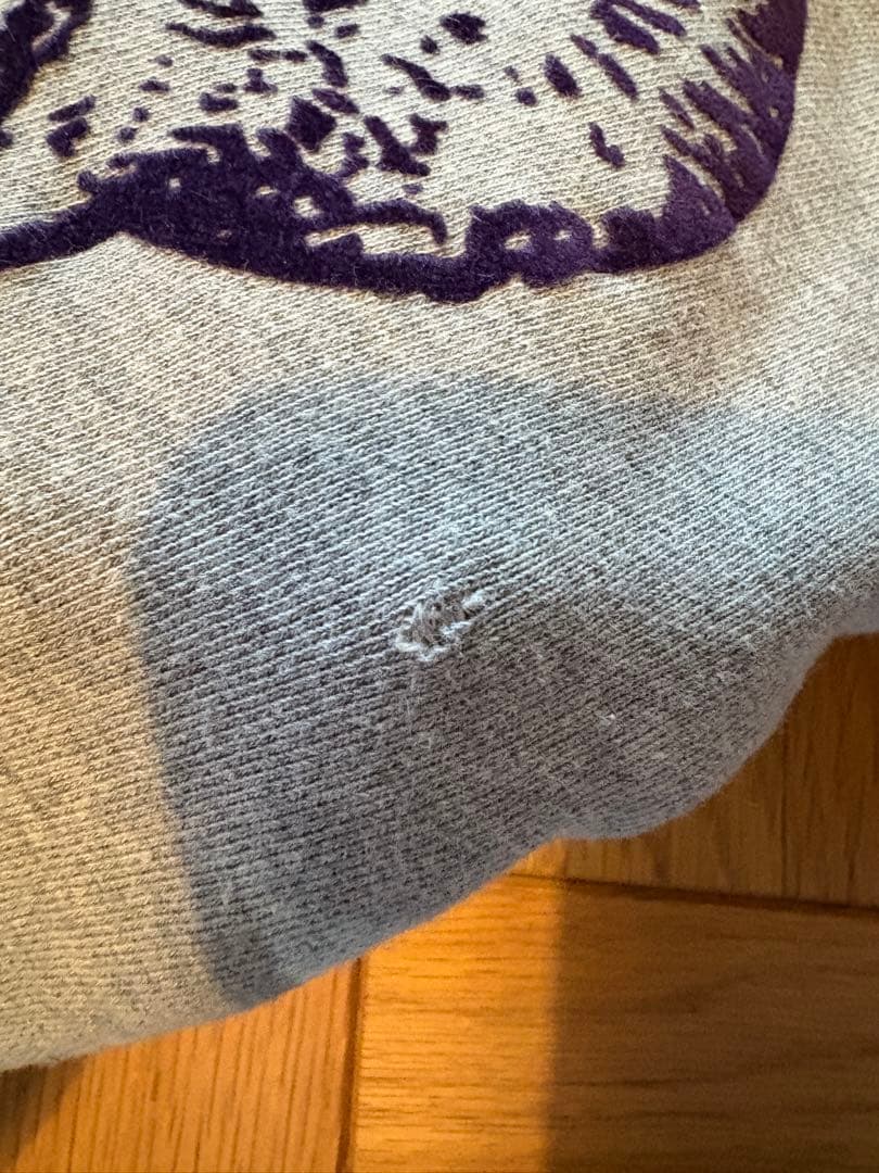 ヒグチユウコ　台湾個展グッズ　スウェット（キズあり）