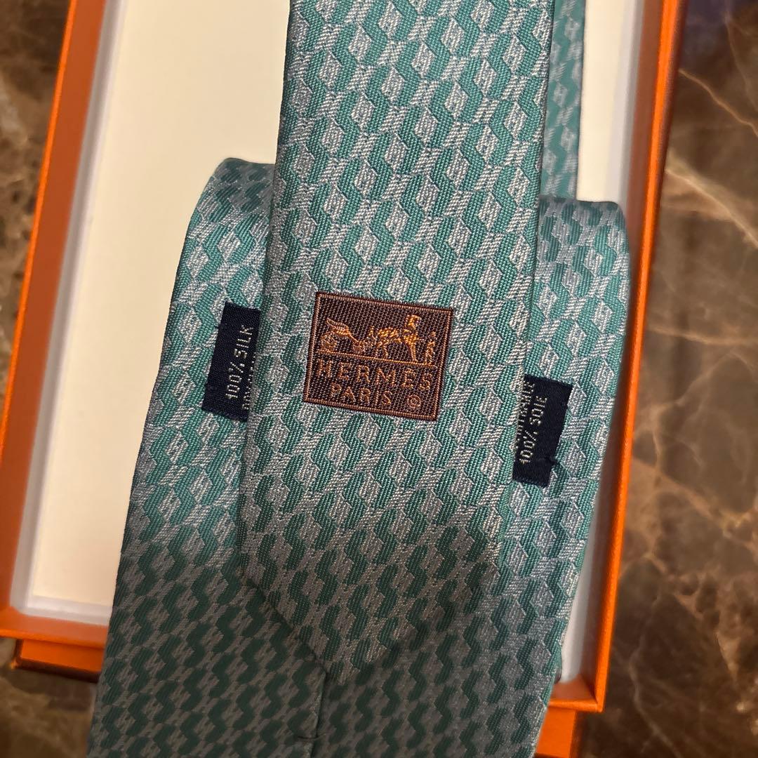 【極美品】　HERMES エルメス　ターコイズ柄　ネクタイ　緑　青