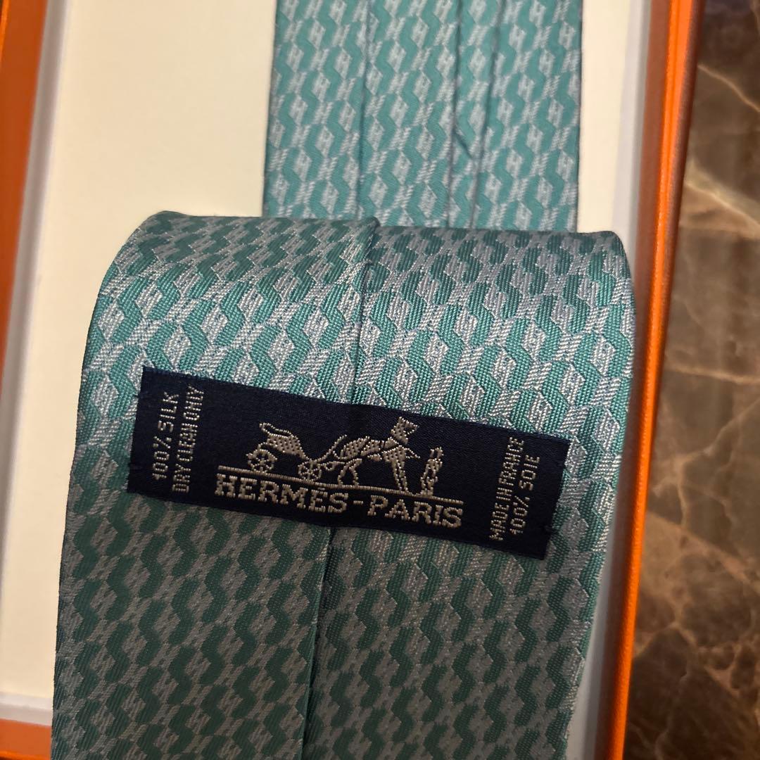 【極美品】　HERMES エルメス　ターコイズ柄　ネクタイ　緑　青