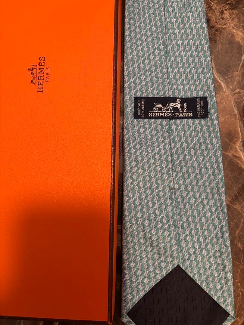 【極美品】　HERMES エルメス　ターコイズ柄　ネクタイ　緑　青