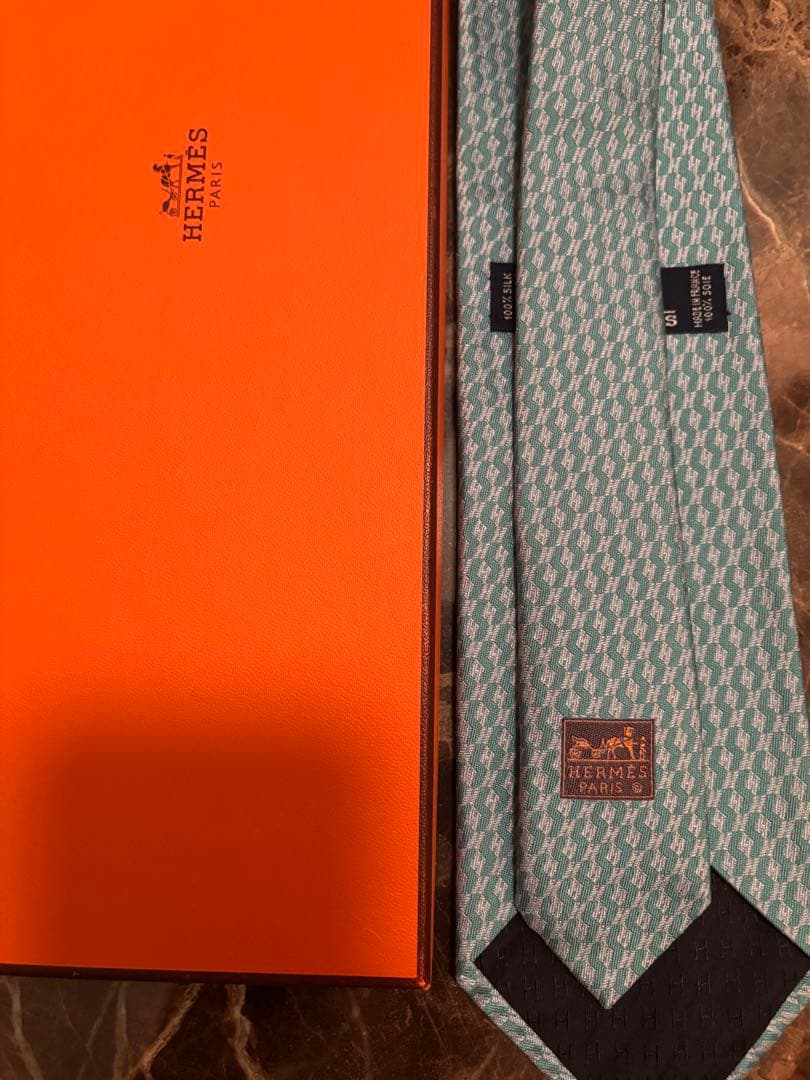 【極美品】　HERMES エルメス　ターコイズ柄　ネクタイ　緑　青