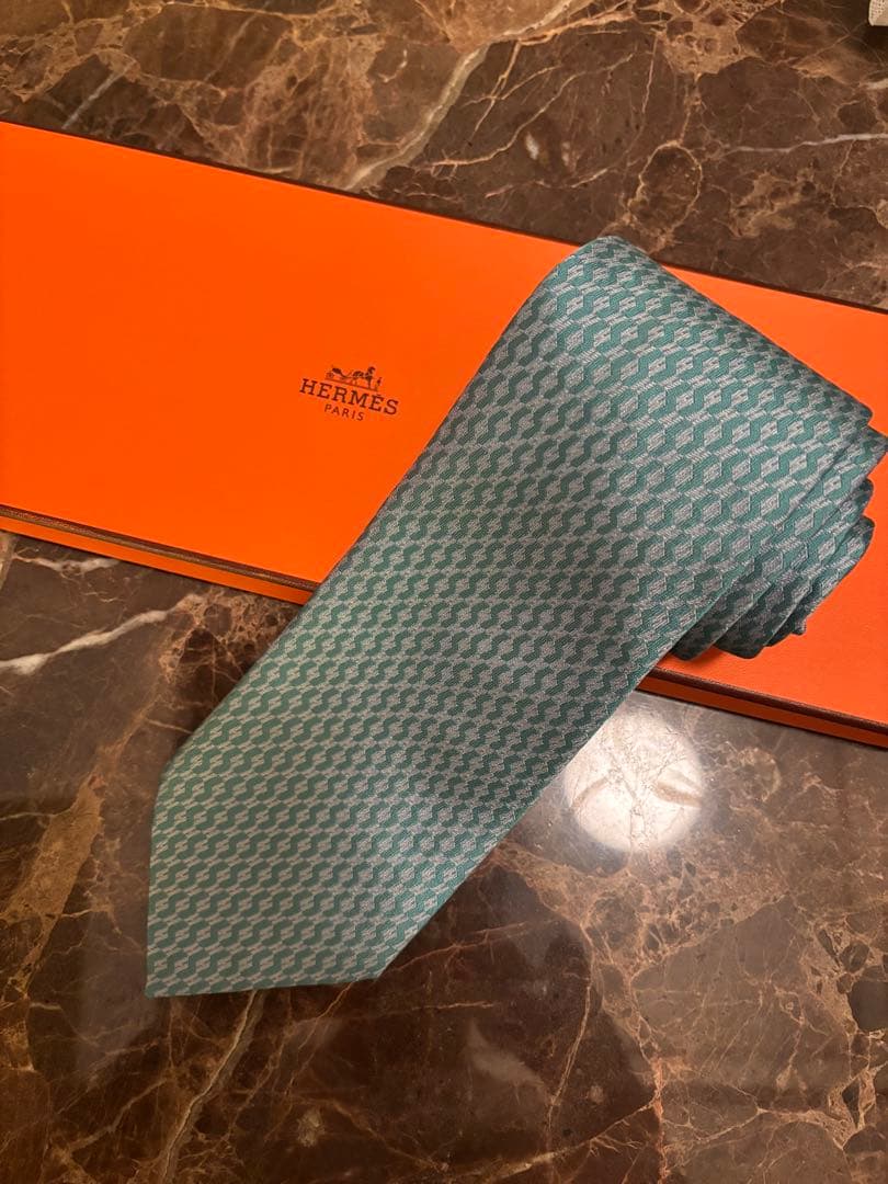 【極美品】　HERMES エルメス　ターコイズ柄　ネクタイ　緑　青
