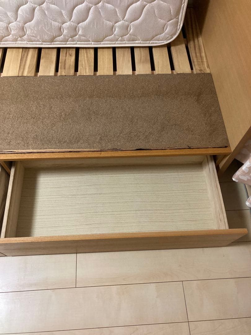 ベッドフレーム　7月17日まで