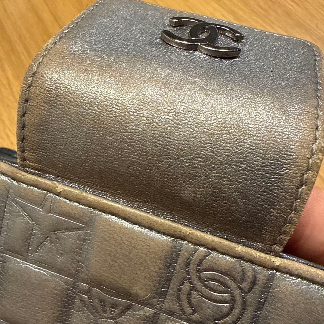 C*乃様 CHANEL シルバー エンボス加工長財布