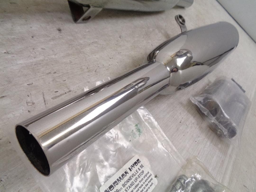 トライアンフT100 ボンネビル 09-15 ノーマンハイド TOGA マフラー