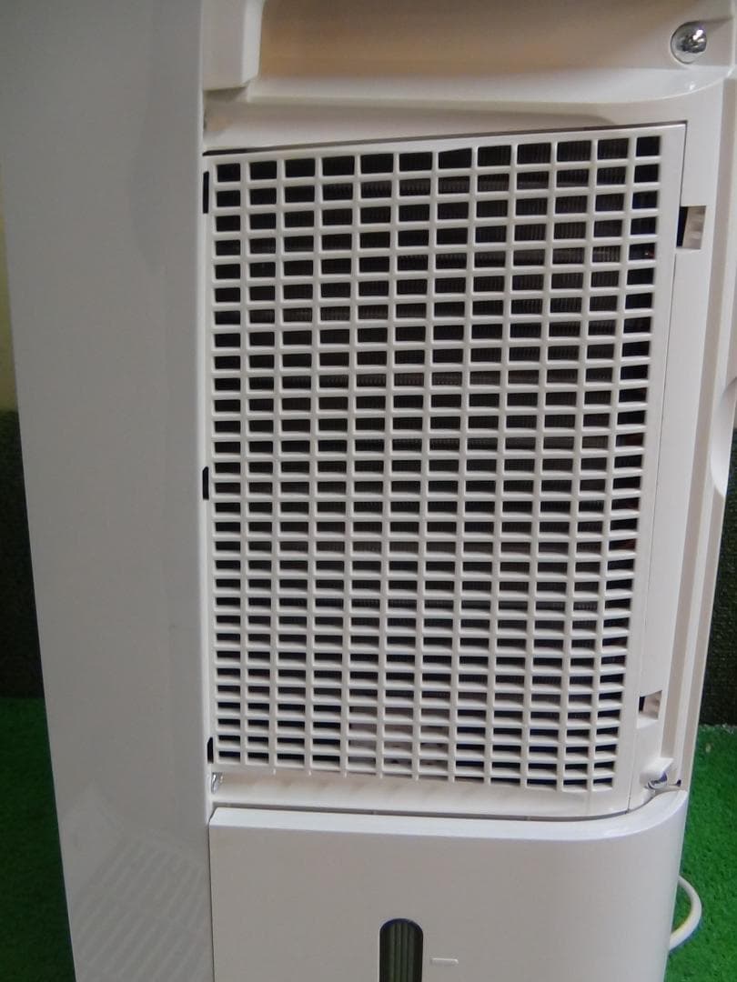 M0★シャープCM-N100-W 冷風衣類乾燥除湿機 プラズマクラスター7000