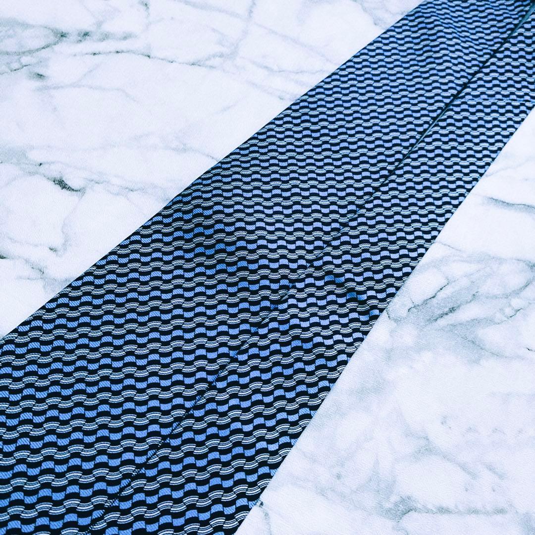 ✨未使用タグ付✨HERMES 波形ストライプ　青海波模様　ブルー　ネクタイ