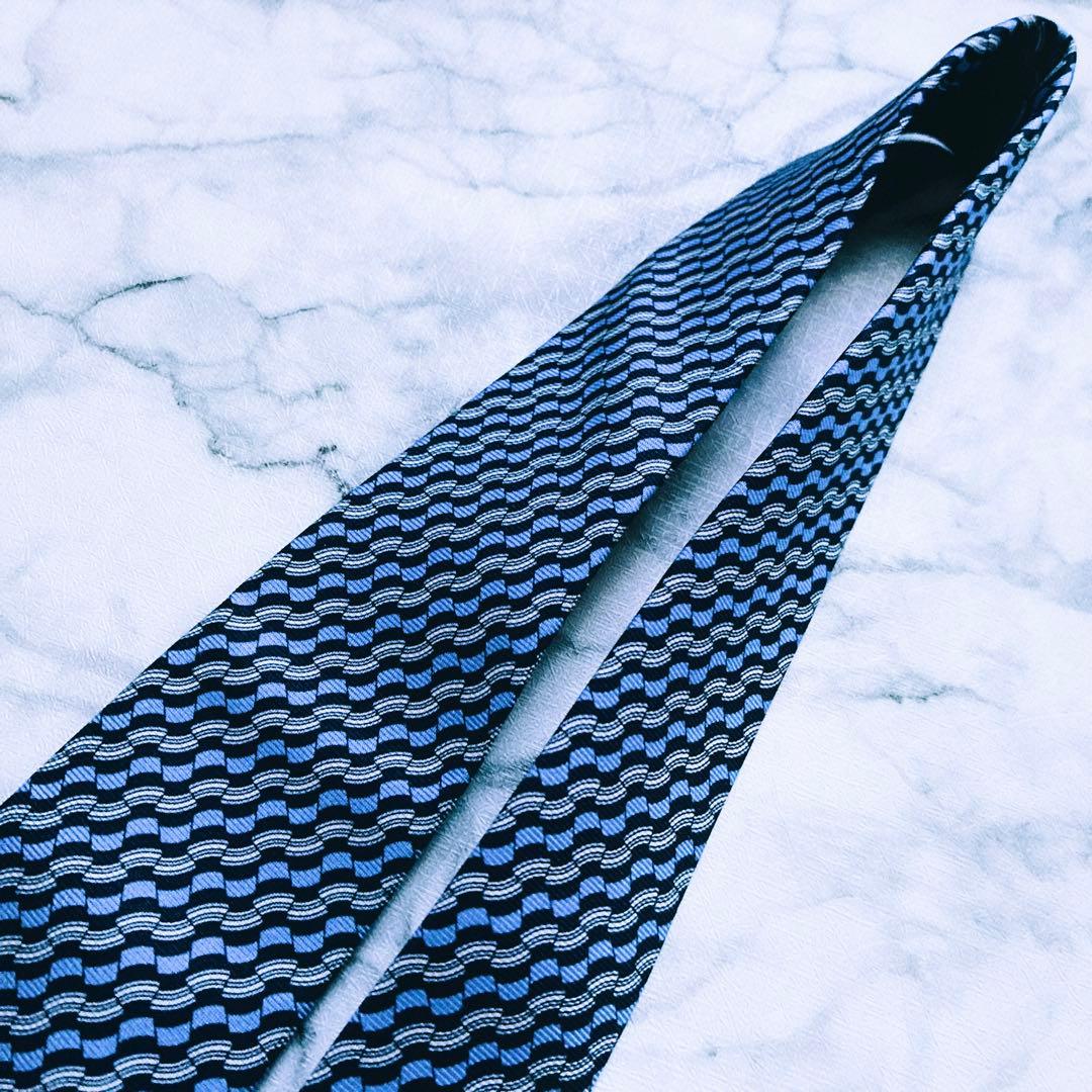 ✨未使用タグ付✨HERMES 波形ストライプ　青海波模様　ブルー　ネクタイ