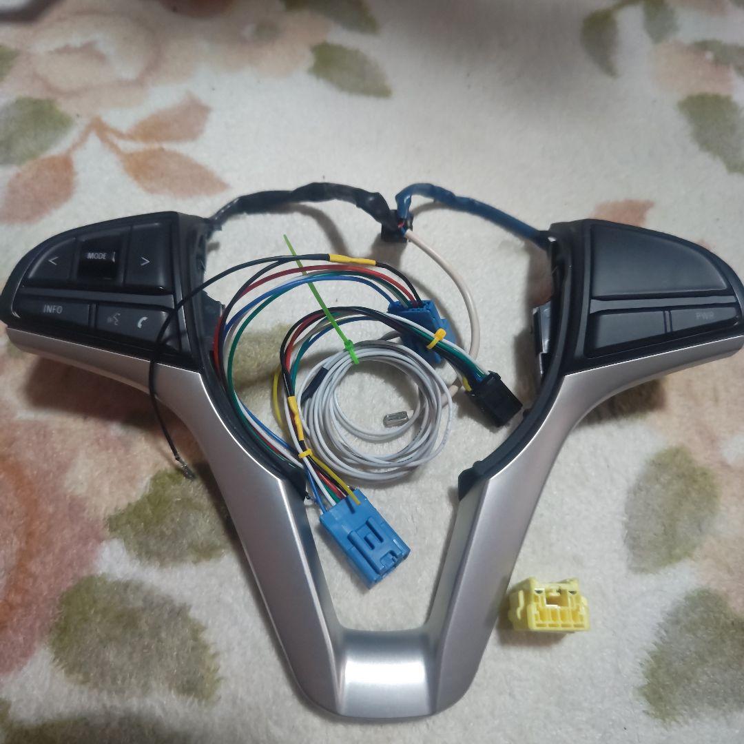 スズキ車両①後付ナビ　ステアリングハンドルスイッチ