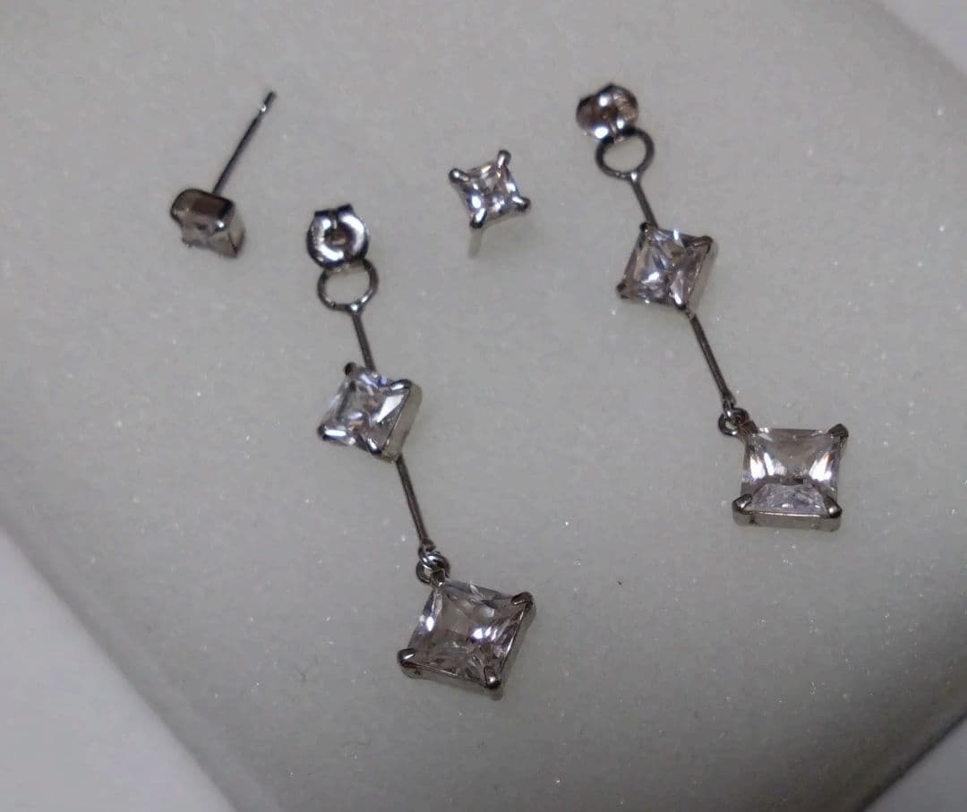 ジュエリーツツミ K14ホワイトゴールドキュービックピアス