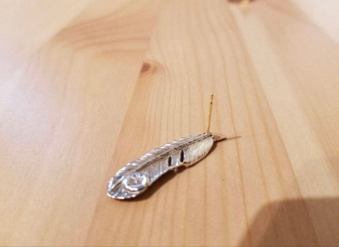 ゲリラ値下げ！アリゾナフリーダム K18ポスト ピアスフェザー